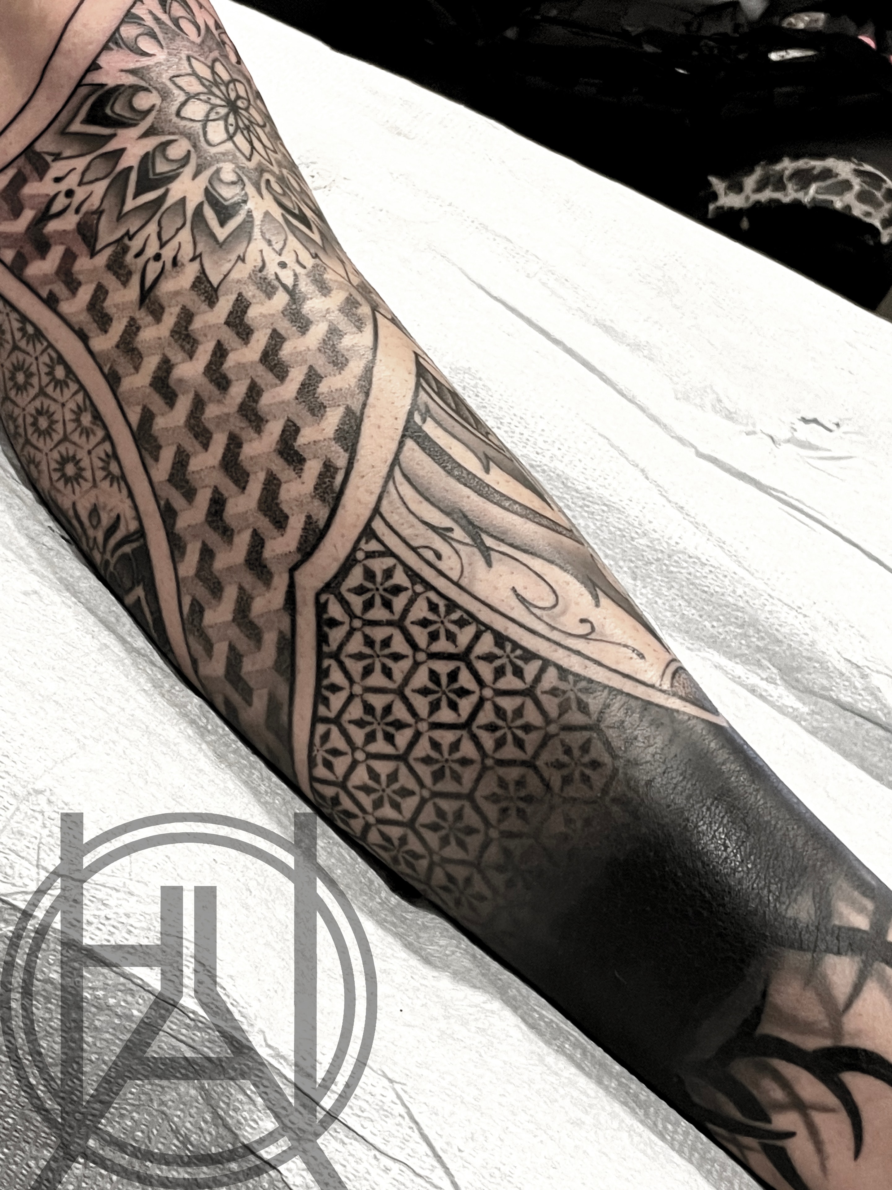 Geometric Sleeve